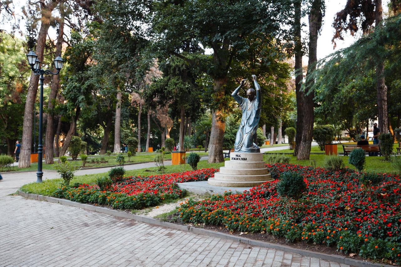 Hotel Garden Side Tbilisi Esterno foto